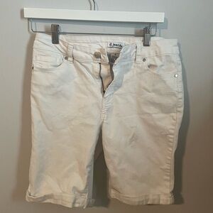 d. jeans Off-White Denim Shorts